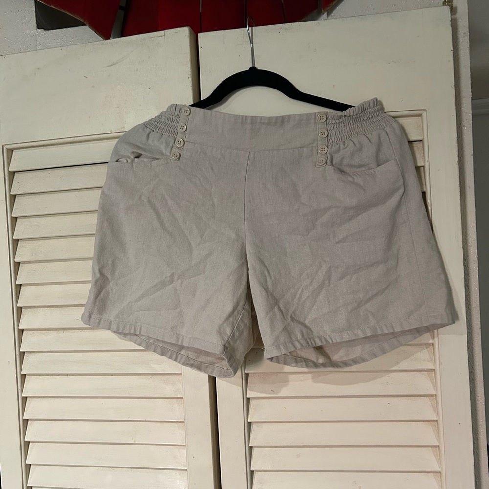 Women's Tan Shorts